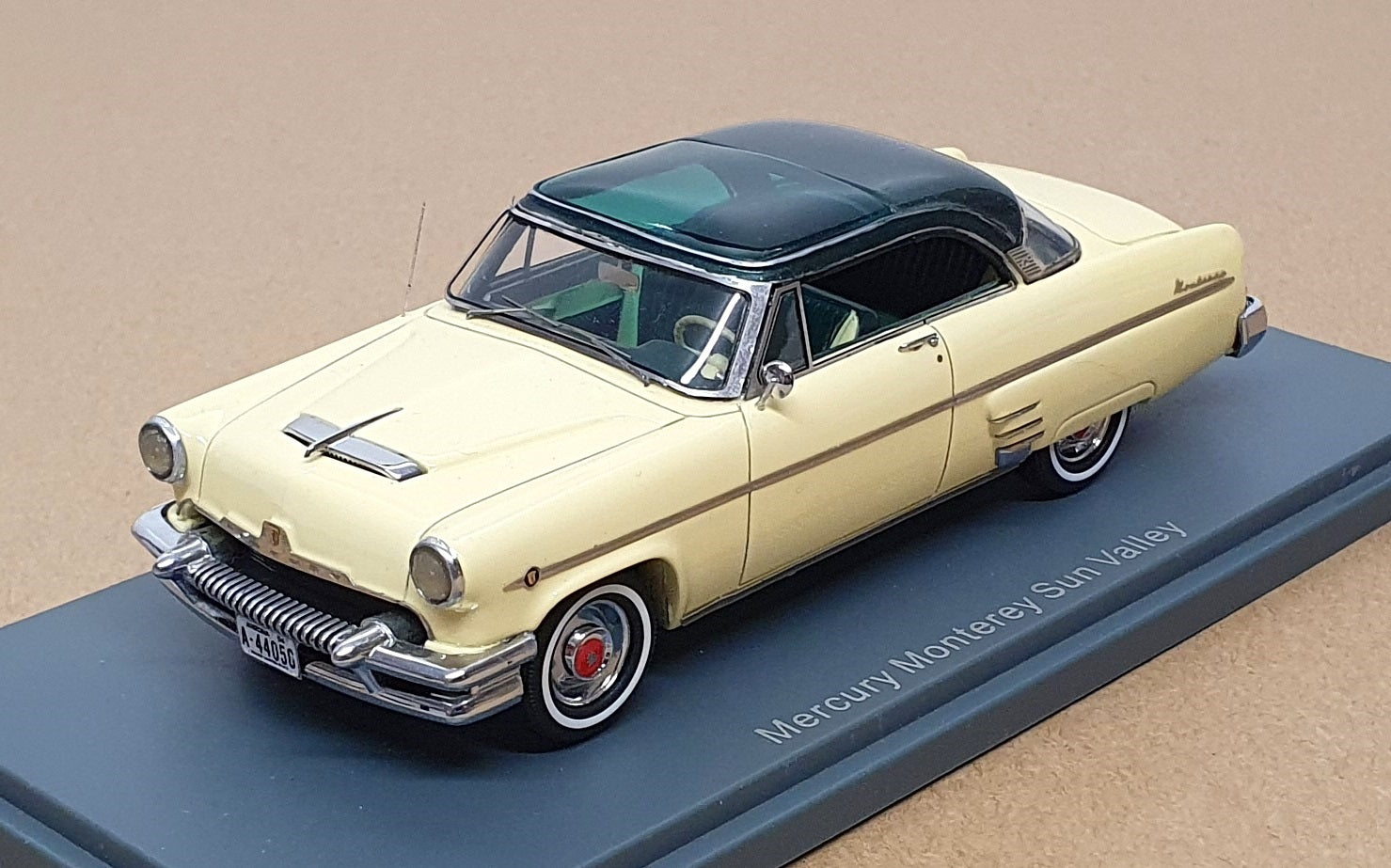 Neo 1/43 Scale NEO44056 - 1954 Mercury Monterey Sun Valley - Yellow