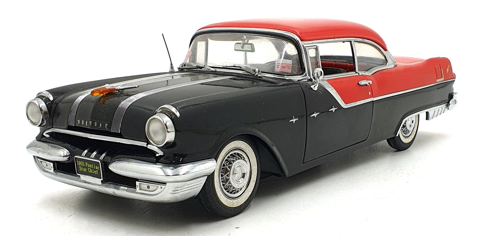 Sun Star 1/18 Scale 5042 - 1955 Pontiac Star Chief - Bolero Red/Raven Black