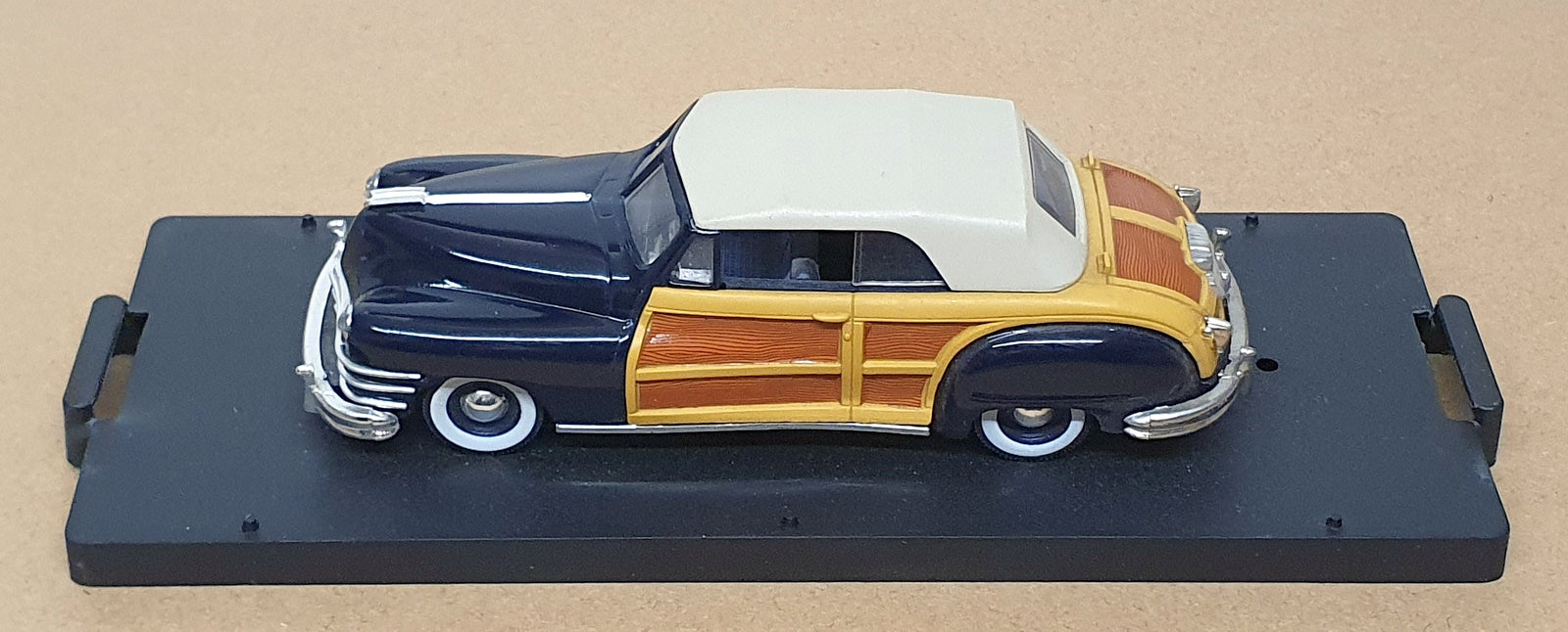 Vitesse 1/43 Scale 491 Chrysler Town & Country Closed Cabriolet - Dk. Blue