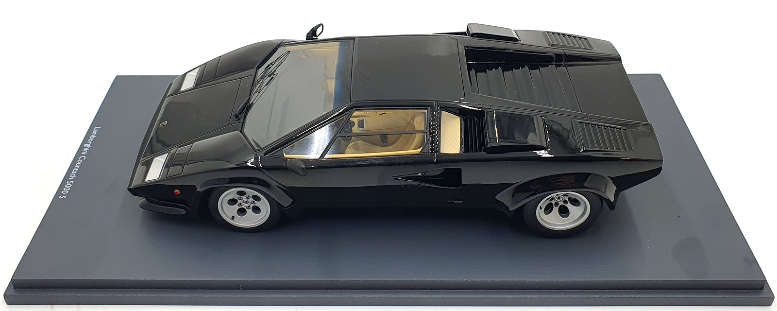 Schuco 1/18 Scale Resin 450066500 - Lamborghini Countach 5000 S - Black