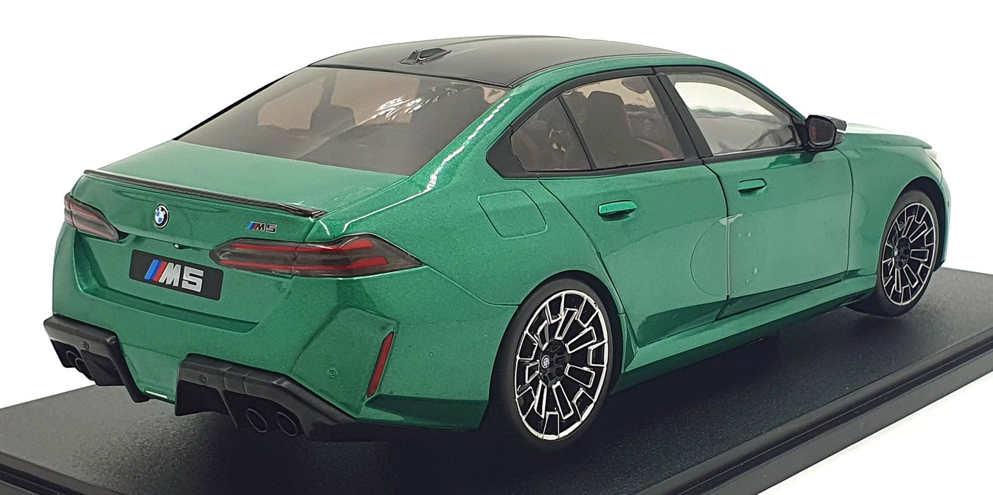 Solido 1/18 Scale S1814701 - 2025 BMW M5 - Isle of Man Green
