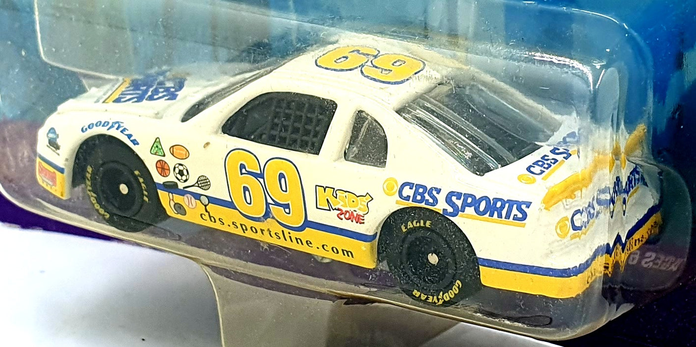 Johnny Lightning 1/64 453-10 - CBS Sports #69 - White/Yellow