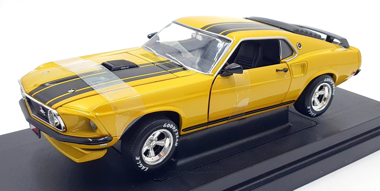 Racing Champions 1/18 Scale 29571P - 1969 Ford Mustang Boss 302 - Yellow/Black