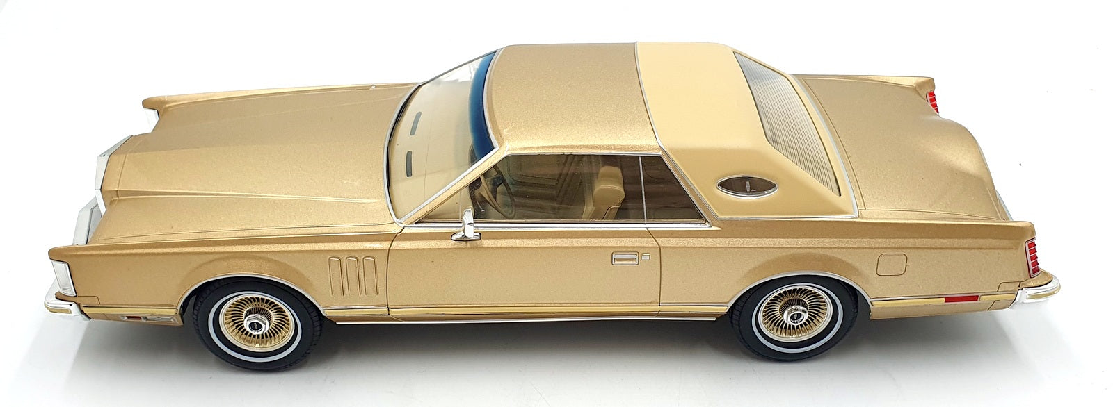 Model Car Group 1/18 Scale MCG18216 Lincoln Continental Mark V 1977 Gold
