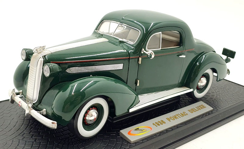 Fairfield Mint 1/18 Scale Diecast 18106 - 1936 Pontiac Deluxe - Green