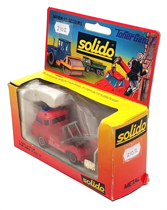 Solido 1/50 Scale 2102 - Renault Saviem SG4 Fire Tow Truck - Red