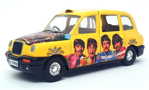 Corgi 1/36 Scale BT78213 - The Beatles Sgt Peppers London Taxi In Keepsake Tin