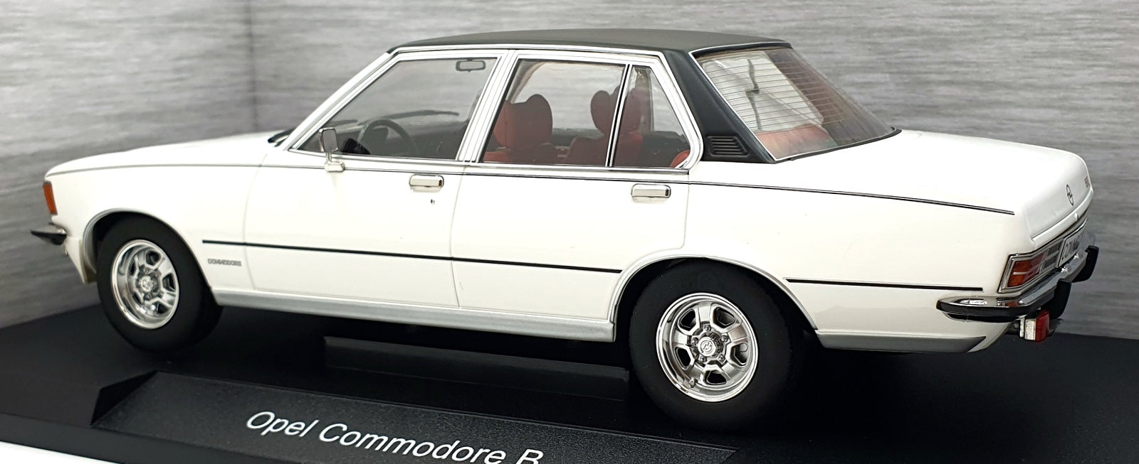 MCG 1/18 Scale Diecast MCG18564 - Opel Commodore B - White
