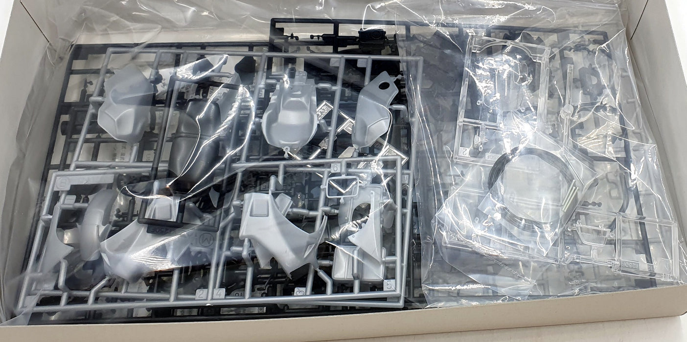 Hasegawa Kits 1/12 Scale 21771 - 1984 Honda VT250F (MC08) - Silver