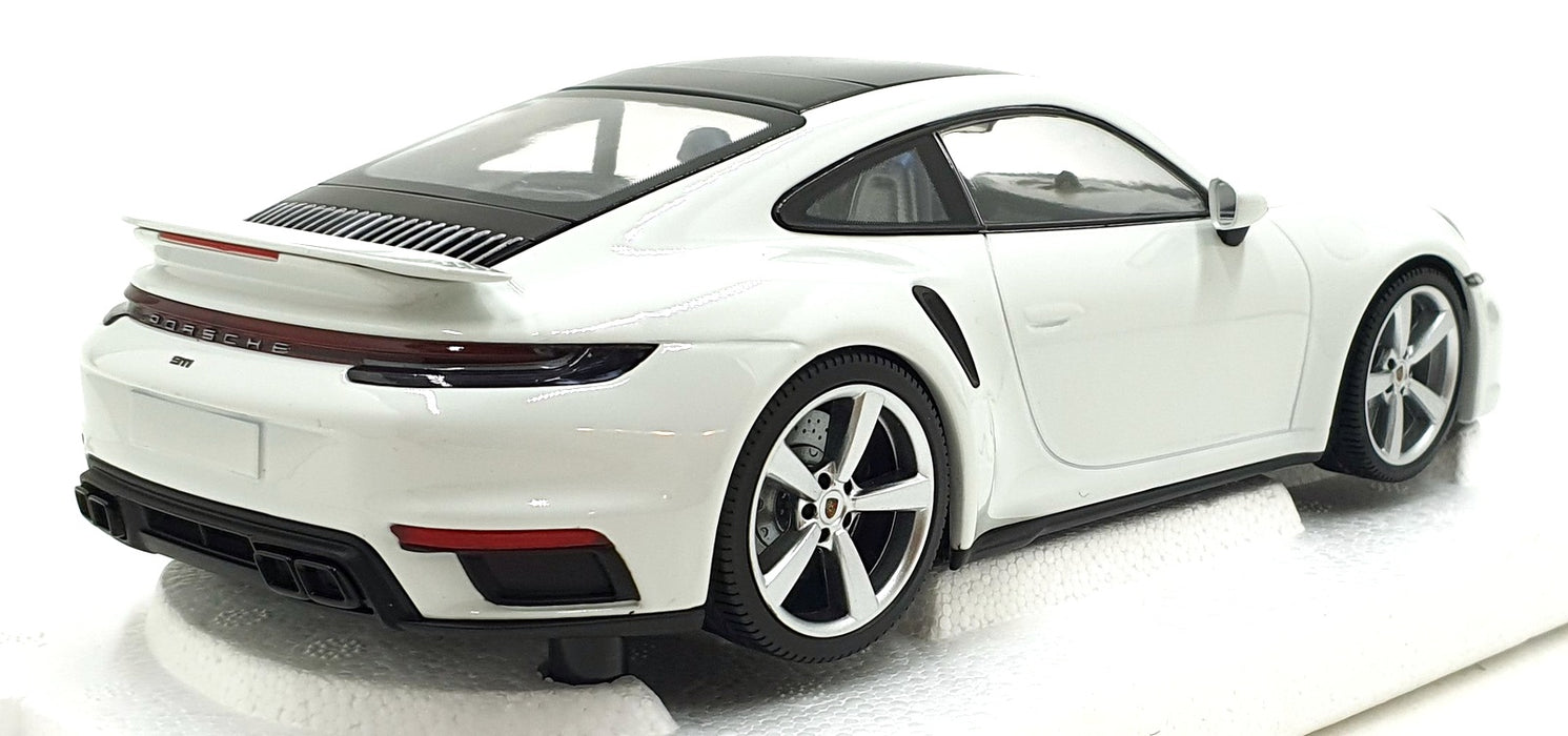 Minichamps 1/18 scale WAP 021 162 ORT RB - Porsche 911 Turbo S - White