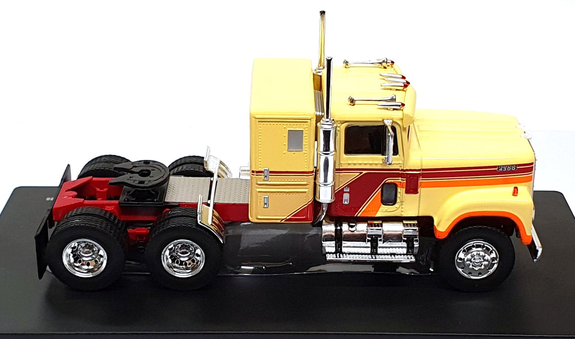 Ixo 1/43 Scale TR217.22 - 1980 International Transtar 4300 Truck - Yellow