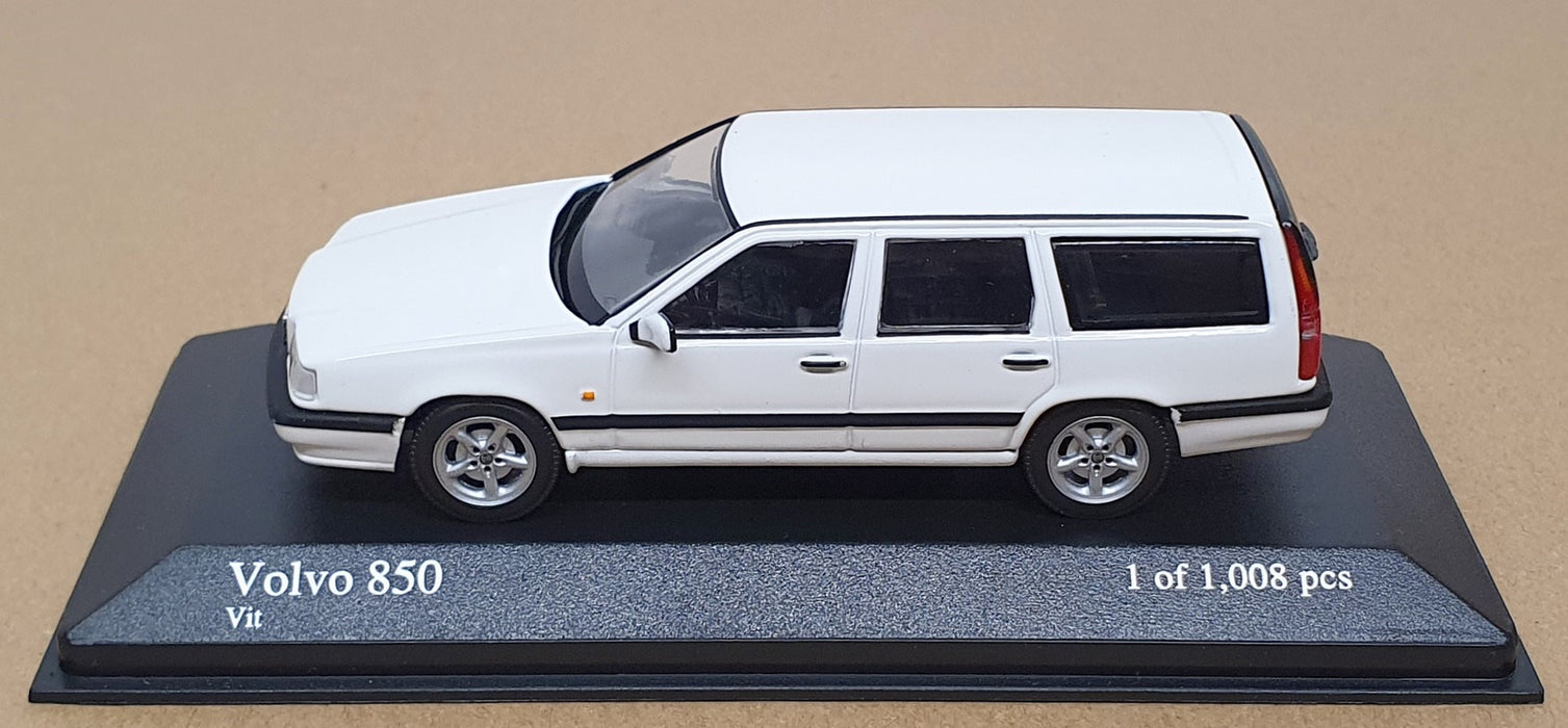Minichamps 1/43 Scale 430 171412 - 1996 Volvo 850 Break - White
