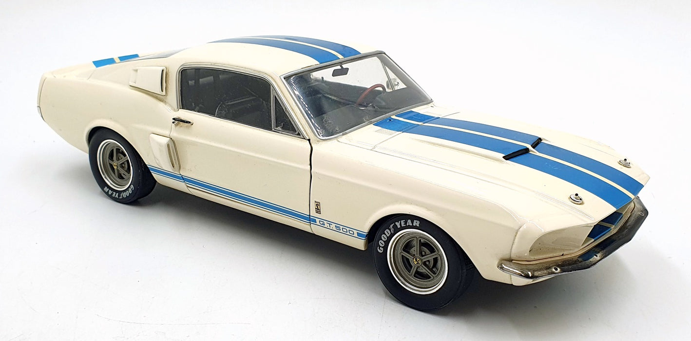 Solido 1/18 Scale Diecast 12226R - Shelby Mustang GT 500 - White/Blue