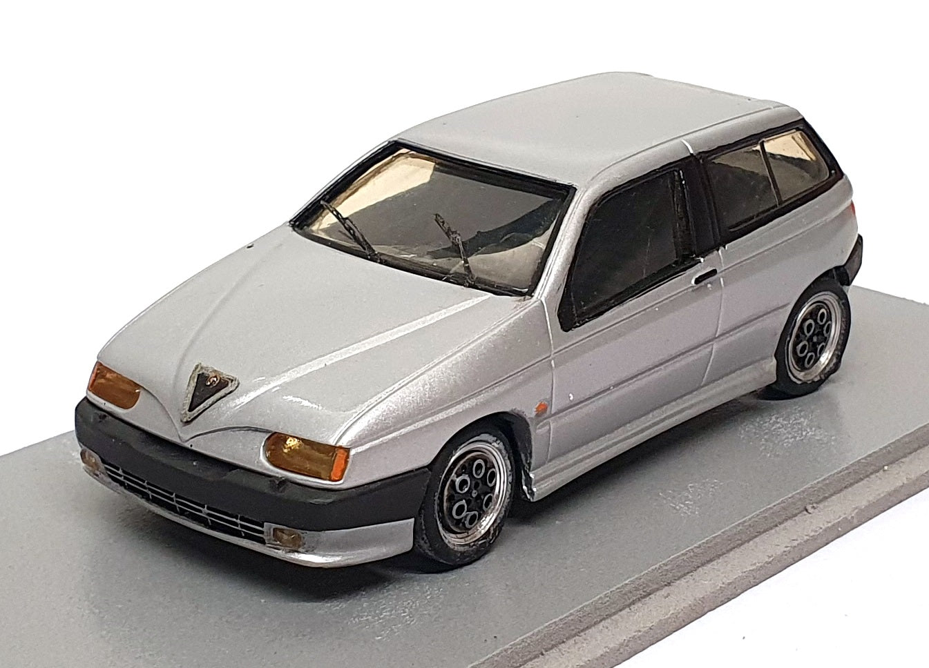 Unknown Brand ? 1/43 Scale Built Kit AR145 - Alfa Romeo 145 - Met. Grey