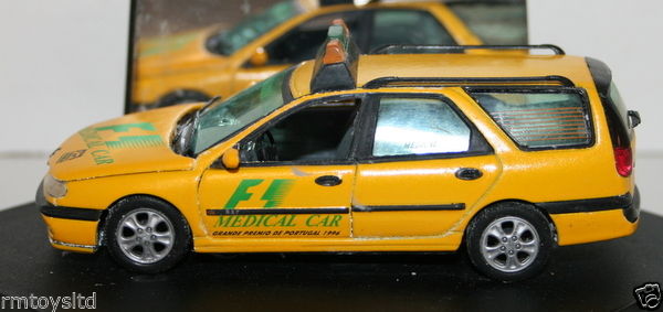 VITESSE 1/43 SCALE - V053E - RENAULT LAGUNA BREAK / ESTATE - MEDICAL CAR
