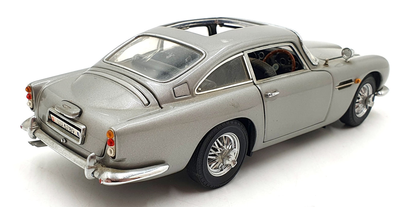 Danbury Mint 1/24 Scale Diecast DM048 - James Bond 007 Aston Martin DB5 Silver