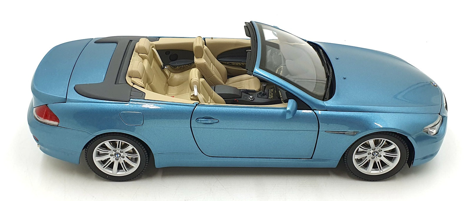 Kyosho 1/18 Scale Diecast 80 43 0 153 440 BMW 6 Series Convertible - Blue