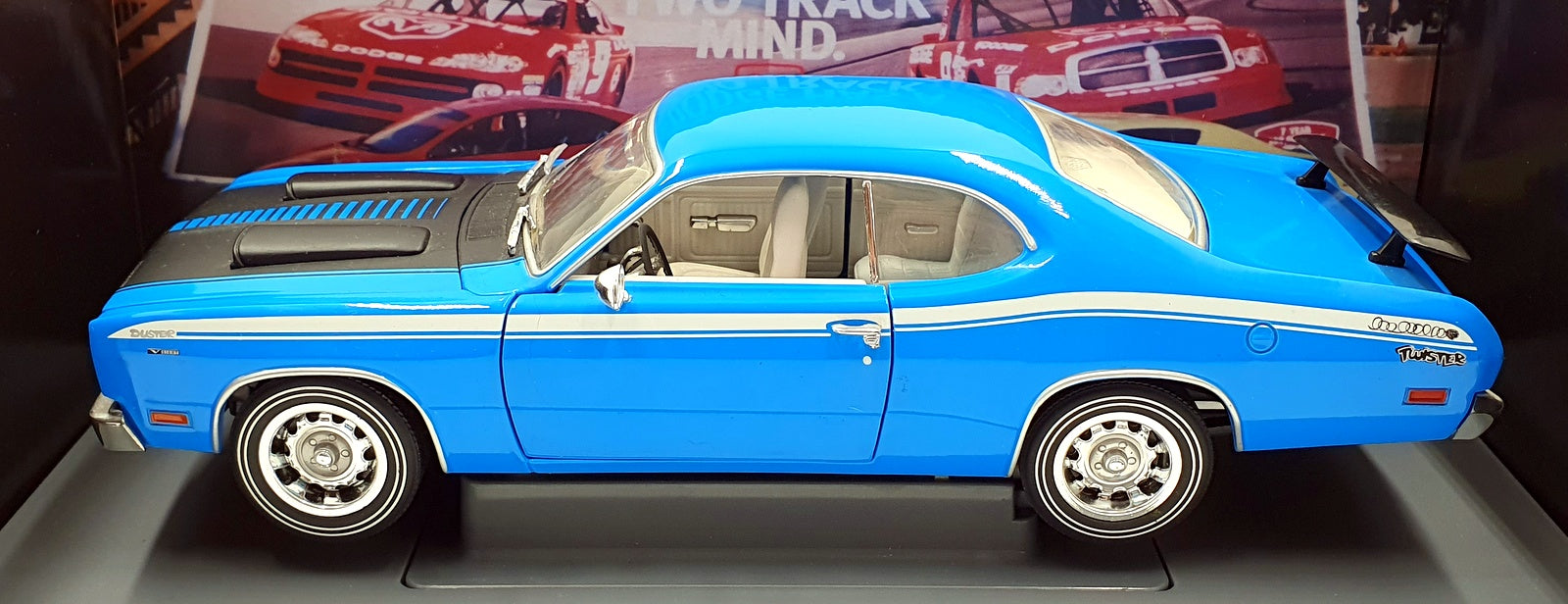 Ertl 1/18 Scale 29330P - 1971 Plymouth Duster Campbell Collection Blue
