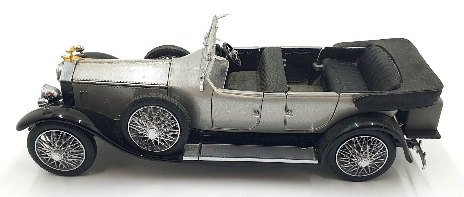 Franklin Mint 1/24 Scale B11RS11 - 1925 Rolls Royce Silver Ghost - Silver/Black
