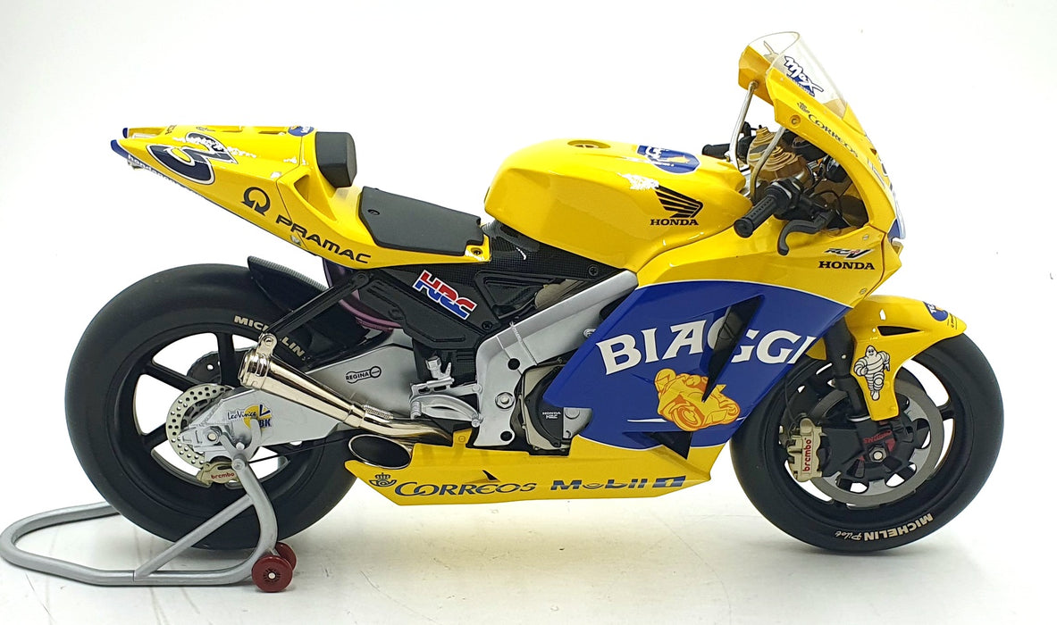 Minichamps 1/6 Scale 062 037103 - Honda RC211V Camel Pramac Pons M.Biaggi 2003