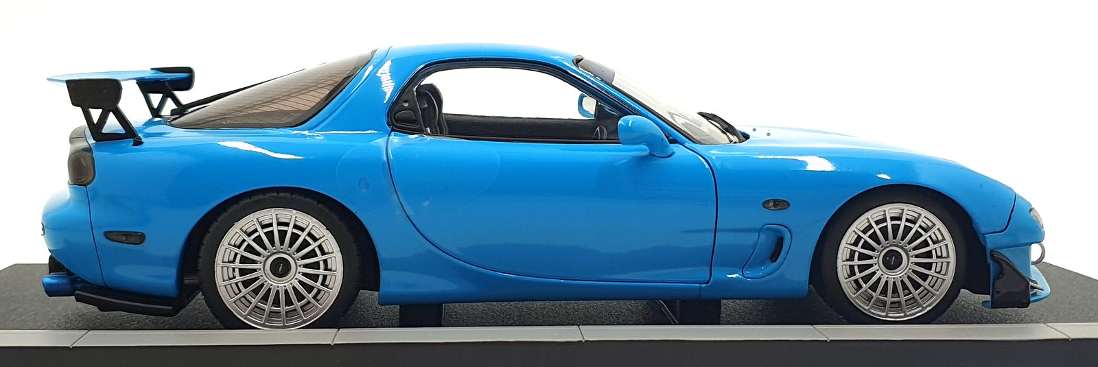 Solido 1/18 Scale S1810608 1994 Mazda RX7 Type RS FD3RS Streetfighter Neon Blue
