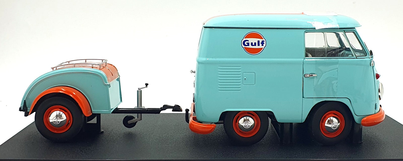 Solido 1/18 Scale S1810908 - 2024 Volkswagen Cool Combi Oil Tribute with Trailer