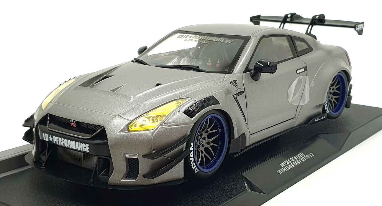 Solido 1/18 Scale S1805815 - Nissan GT-R (R35) LWB 2.0 - Silver