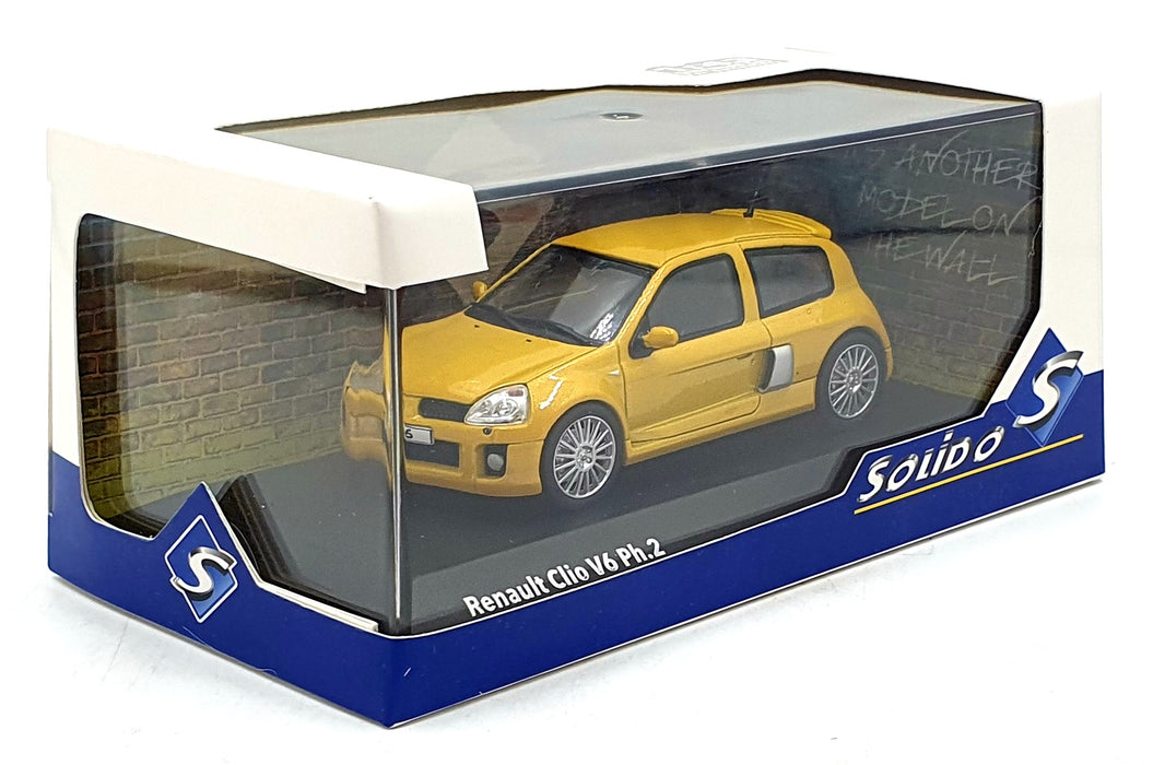Solido 1/43 Scale S4318102 - 2003 Renault Clio V6 PH2 - Sirius