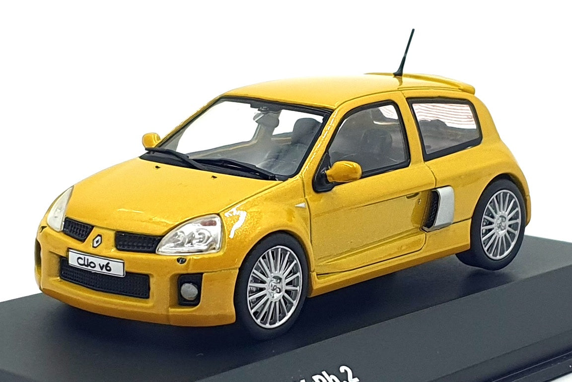 Solido 1/43 Scale S4318102 - 2003 Renault Clio V6 PH2 - Sirius