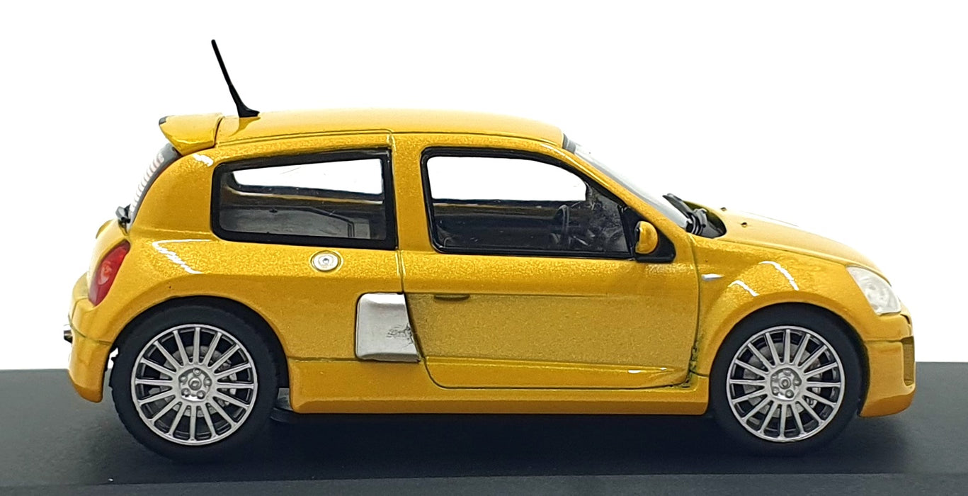Solido 1/43 Scale S4318102 - 2003 Renault Clio V6 PH2 - Sirius