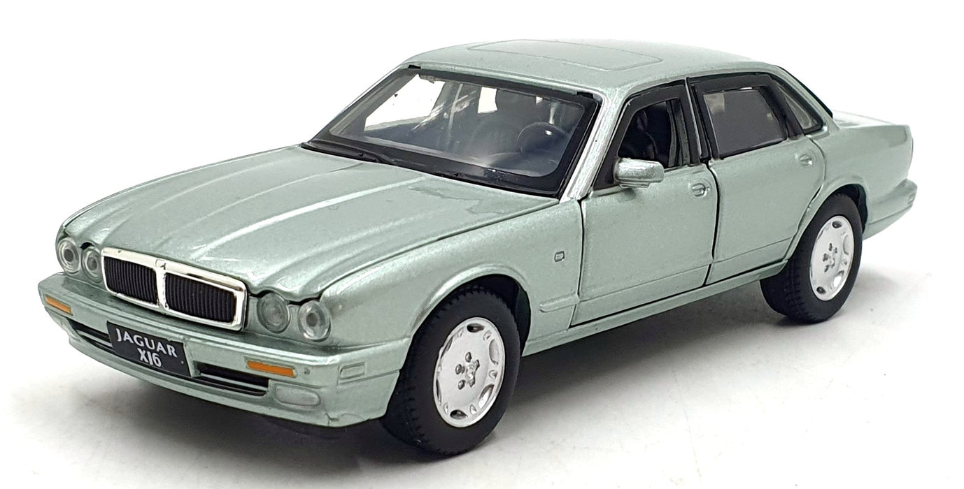 Tayumo 1/32 Pull Back & Go 32110017 - Jaguar XJ6 LHD - Seafrost