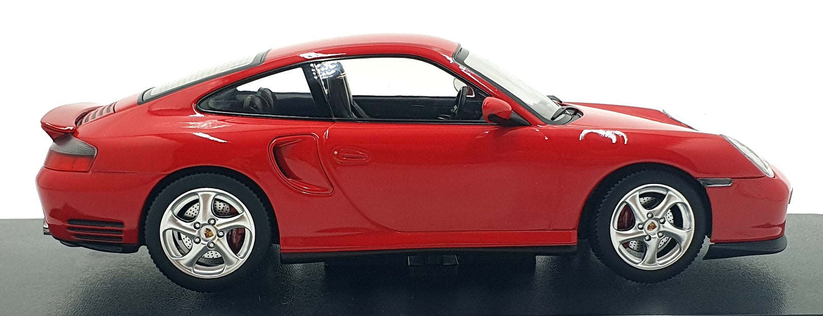 KK Scale 1/18 Scale KKDC181474 - 2000 Porsche 911 (996) Turbo - Red