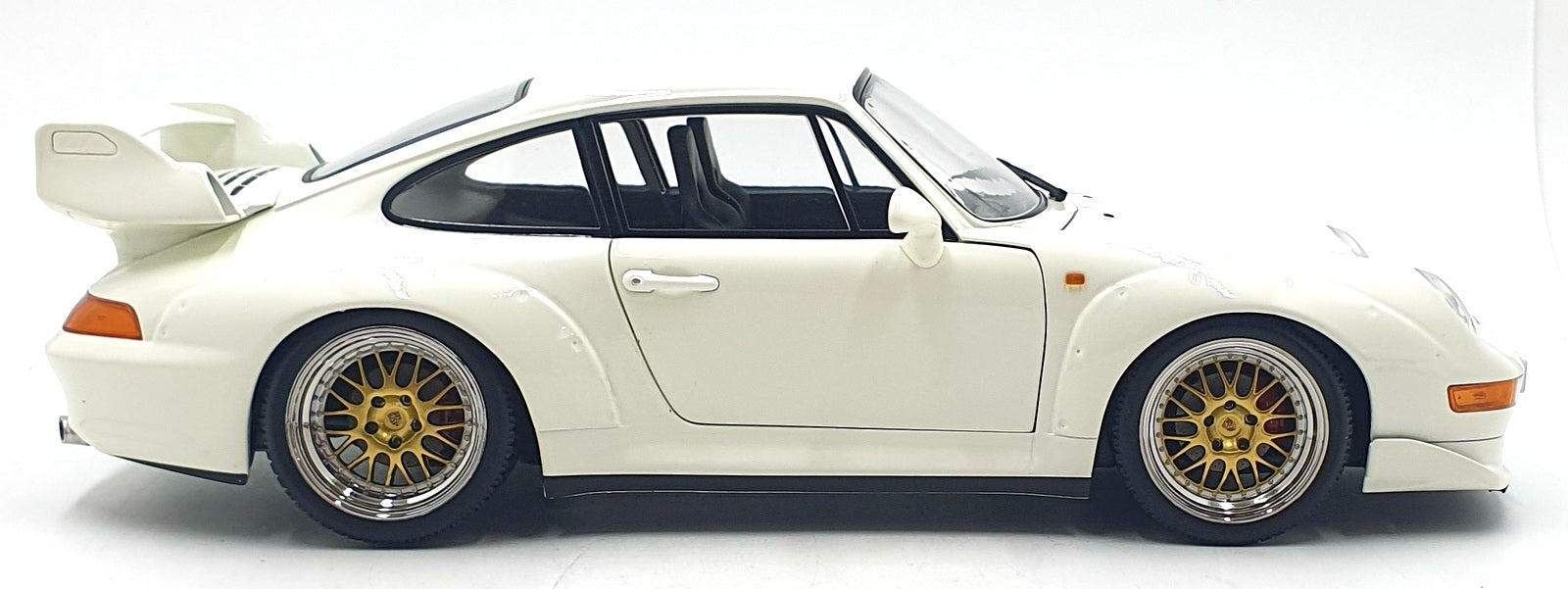 KK Scale 1/12 Scale KKDC120284B - 1996 Porsche 911 (993) GT2 with BBS-Rims White
