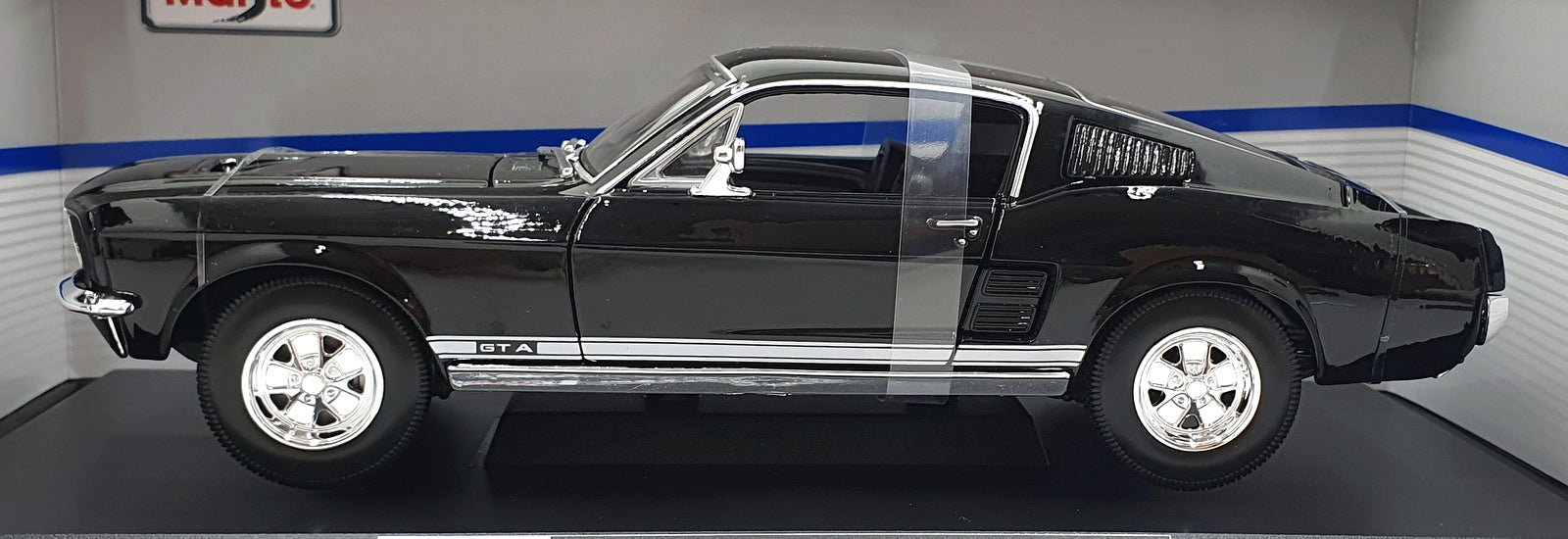 Maisto 1/18 Scale Diecast 311166 - 1967 Ford Mustang GTA Fastback - Black