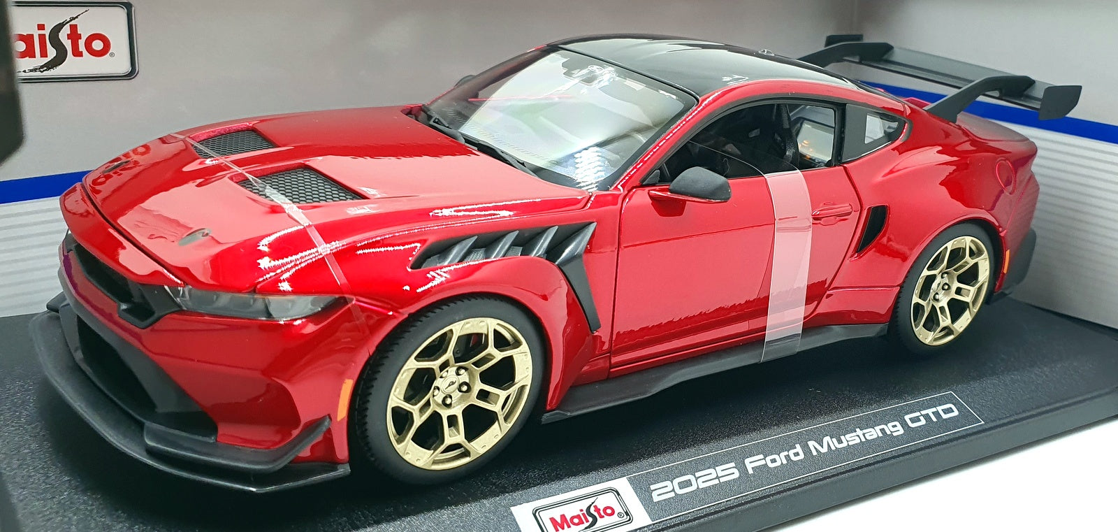 Maisto 1/18 Scale Diecast 31468 - 2025 Ford Mustang GTO - Met. Red/Black