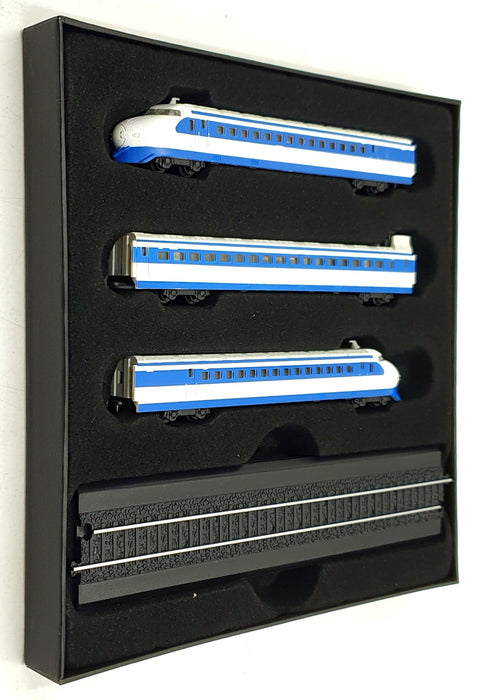 Atlas 1/220 Scale Static Model 7 165 109 - Shinkansen & 2 Coaches