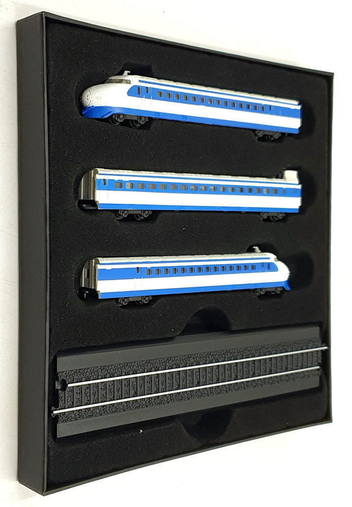 Atlas 1/220 Scale Static Model 7 165 109 - Shinkansen & 2 Coaches