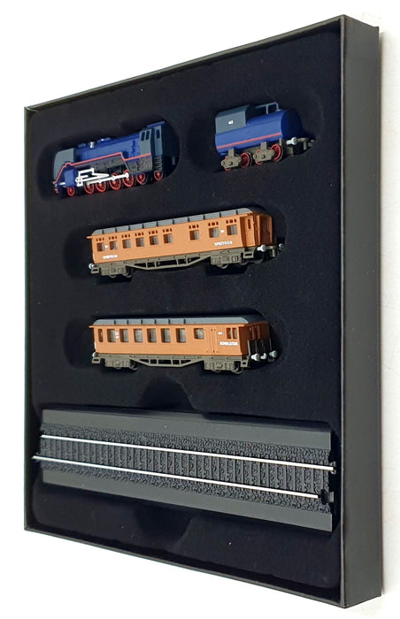 Atlas 1/220 Scale Static Model 7 165 126 - Dovregubben Train & 2 Coaches