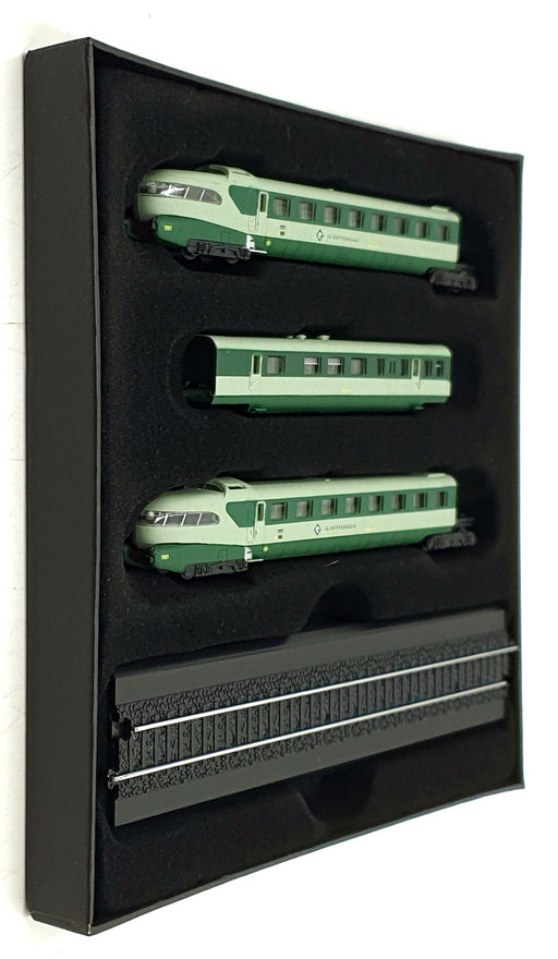 Atlas 1/220 Scale Static Model 7 165 113 - Settebello & 2 Coaches