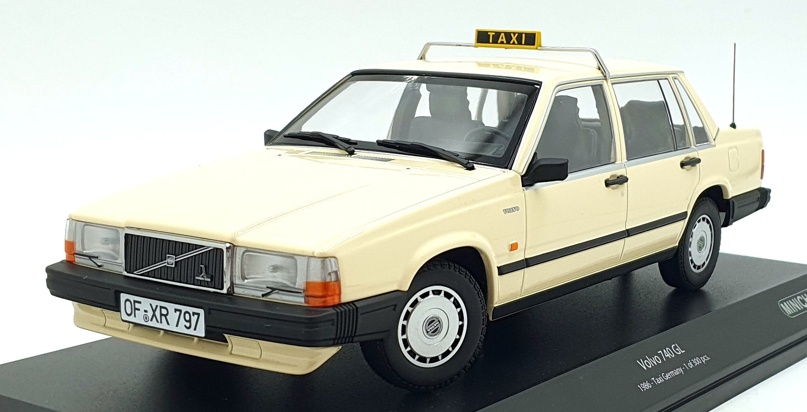 Minichamps 1/18 Scale Diecast 155 171792 - 1986 Volvo 740 GL - Taxi Germany