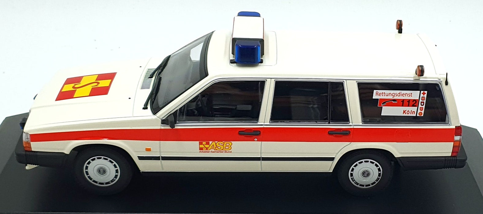 Minichamps 1/18 Scale Diecast 155 171794 1986 Volvo 740 GL Break Koln Samaritans