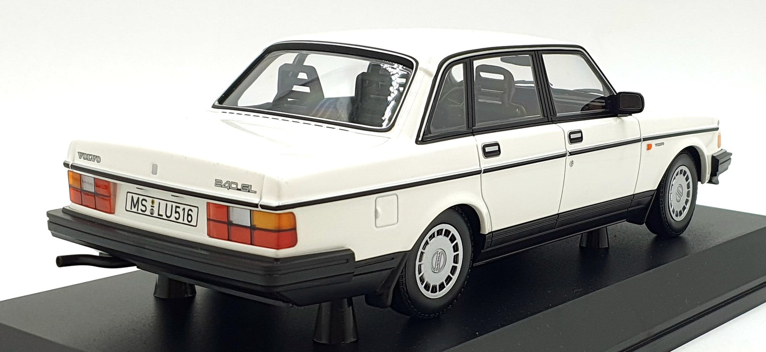 Minichamps 1/18 Scale Diecast 155 171402 - 1986 Volvo 240 GL - White