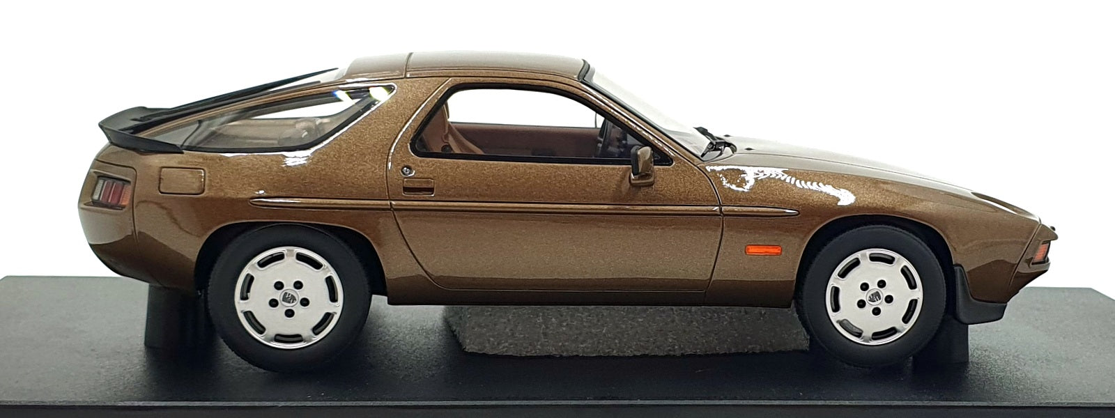 GT Spirit 1/18 Scale Resin GT1005 - Porsche 928S - Metalic Brown
