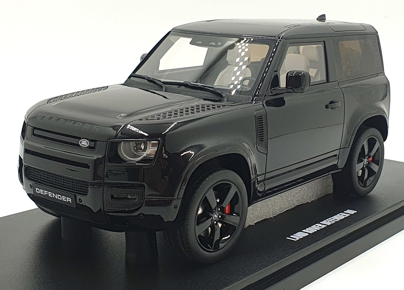 GT Spirit 1/18 Scale Resin GT992 - Land Rover Defender 90 P400 X-Dynamic HSE