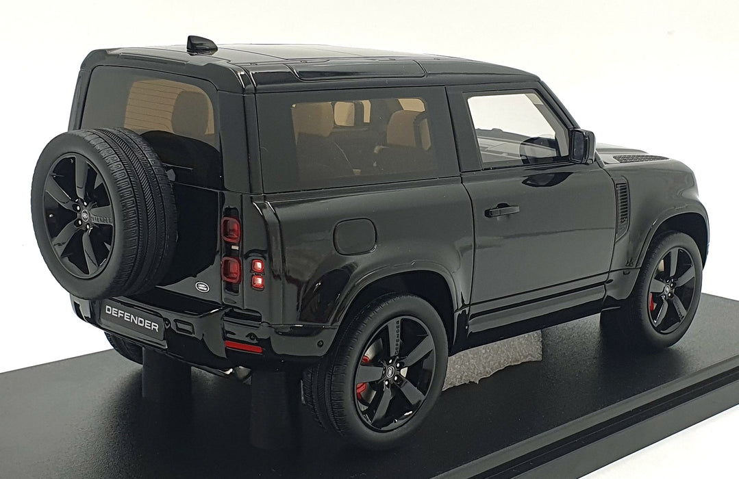 GT Spirit 1/18 Scale Resin GT992 - Land Rover Defender 90 P400 X-Dynamic HSE