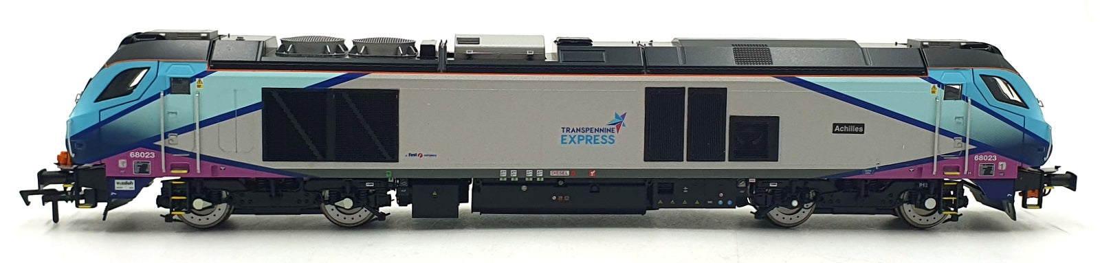 Dapol OO Gauge 4D-022-017 Class 68 Diesel Loco Achilles 68032 Transpennine Ex.