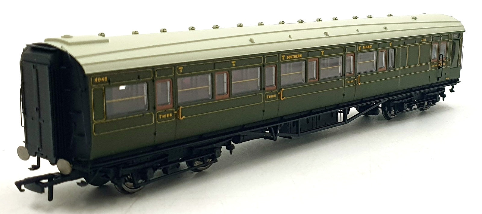 Hornby OO Gauge (1/76) R 4300B - SR Maunsell 6 Compartment Brake '4049'