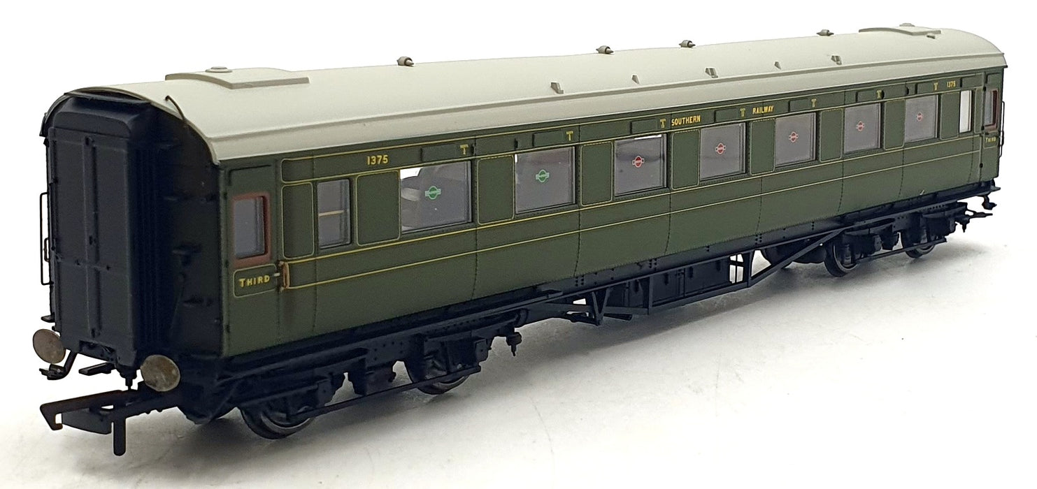 Hornby OO Gauge (1/76) R 4833 - SR Maunsell Open Third Coach '1375'