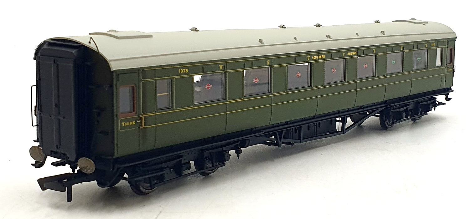 Hornby OO Gauge (1/76) R 4833 - SR Maunsell Open Third Coach '1375'