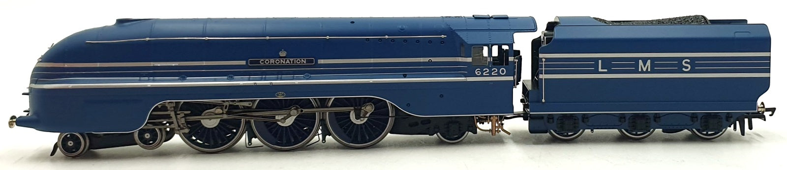Hornby OO Gauge (1/76) R 3857 - LMS Streamlined Princess Coronation 4-6-2 6220